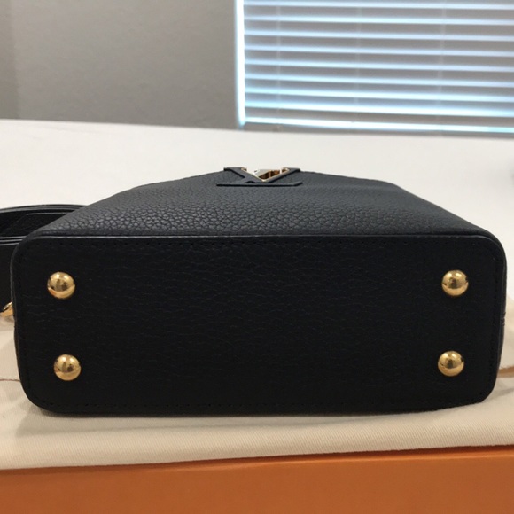 Louis Vuitton Capucines Mini Black with Gold Hardware - Picture 13 of 16